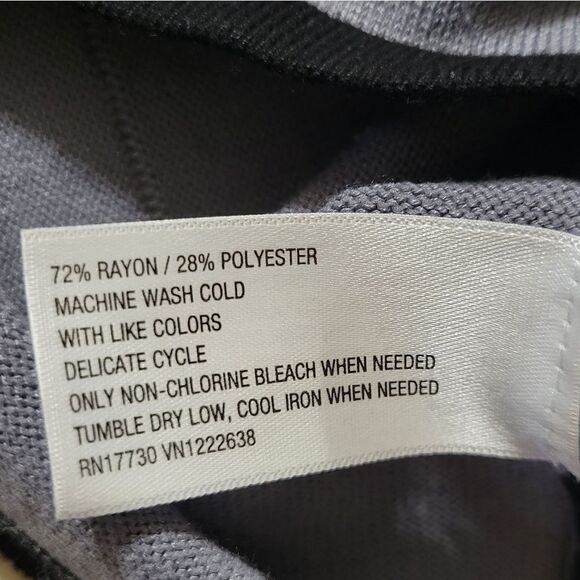 Xhilaration Black and Gray Scoop-neck Knit Long Sleeve Knit Midi Dress - Picture 9 of 10